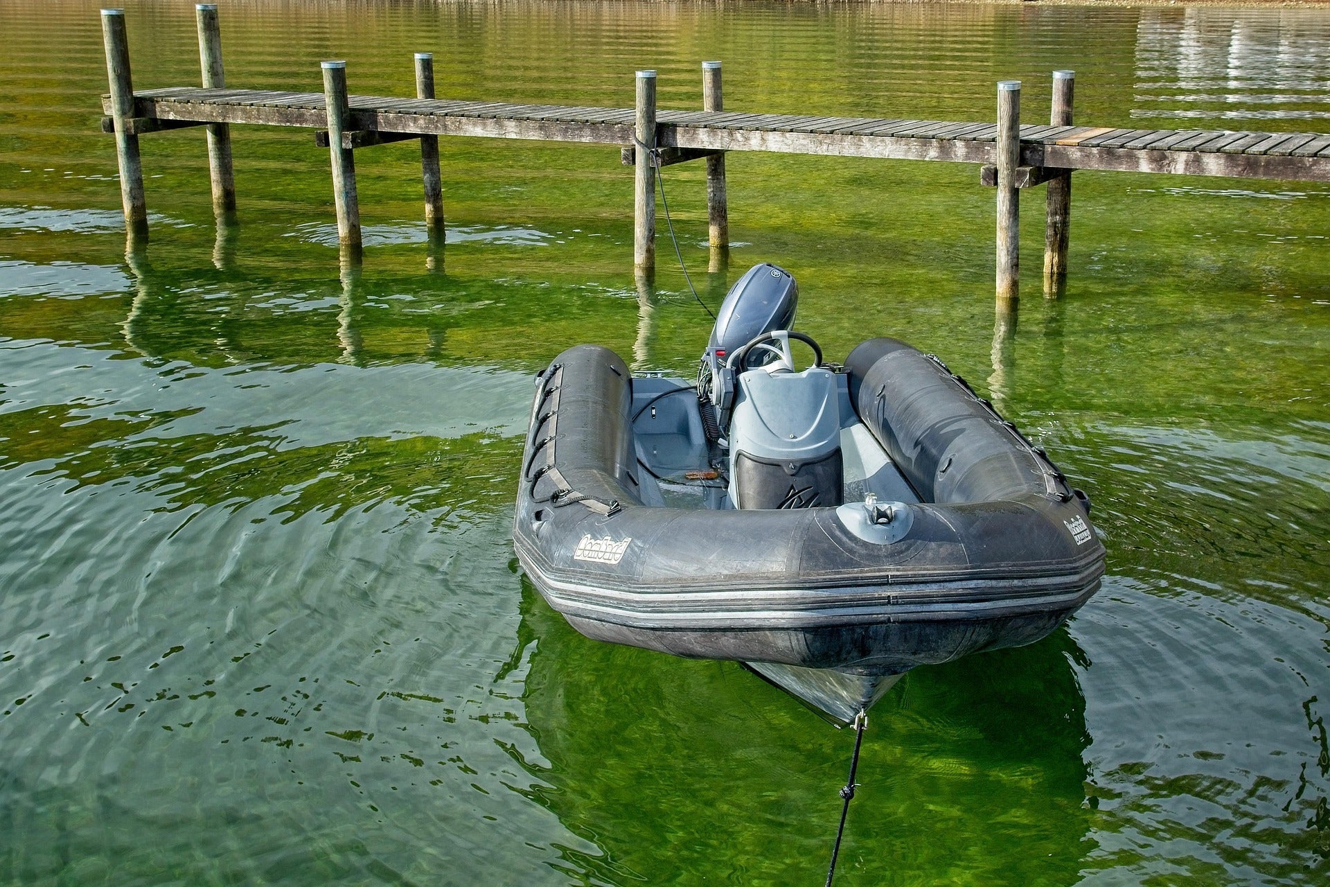 Aufblasbarer Kiel im Schlauchboot: